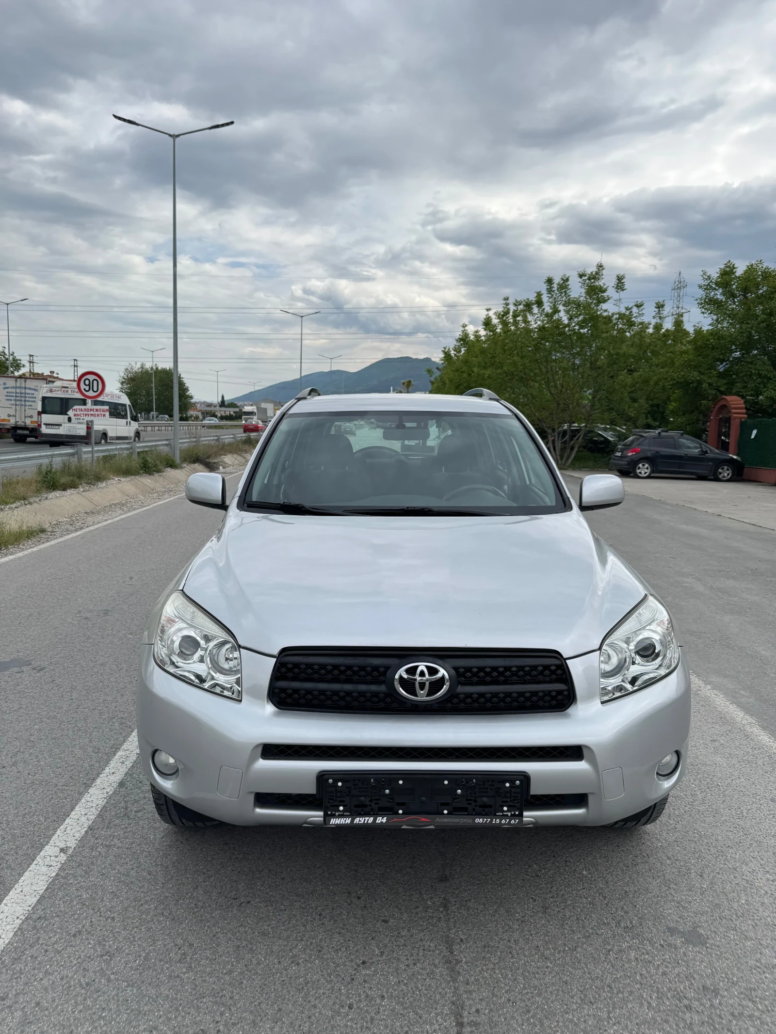 Toyota Rav4 2.0 бензин* АВТОМАТИК* УНИКАЛЕН , снимка 2 - Автомобили и джипове - 54457407
