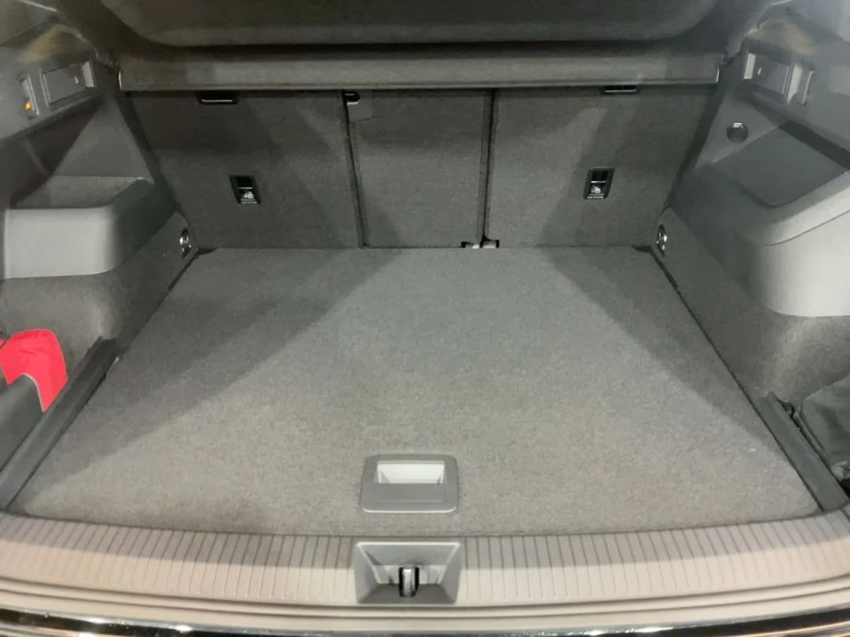 VW Tiguan 2.0 TDI 4-MOTION R-LINE IQ-MATRIX 360 HEAD-UP, снимка 11 - Автомобили и джипове - 54487984