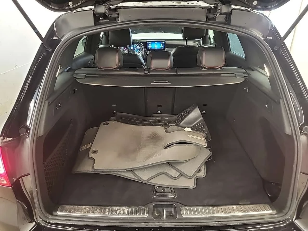 Mercedes-Benz GLC 43 AMG ПОДГРЕВИ * ПАНО * KEYLESS * CARFAX, снимка 13 - Автомобили и джипове - 54497139