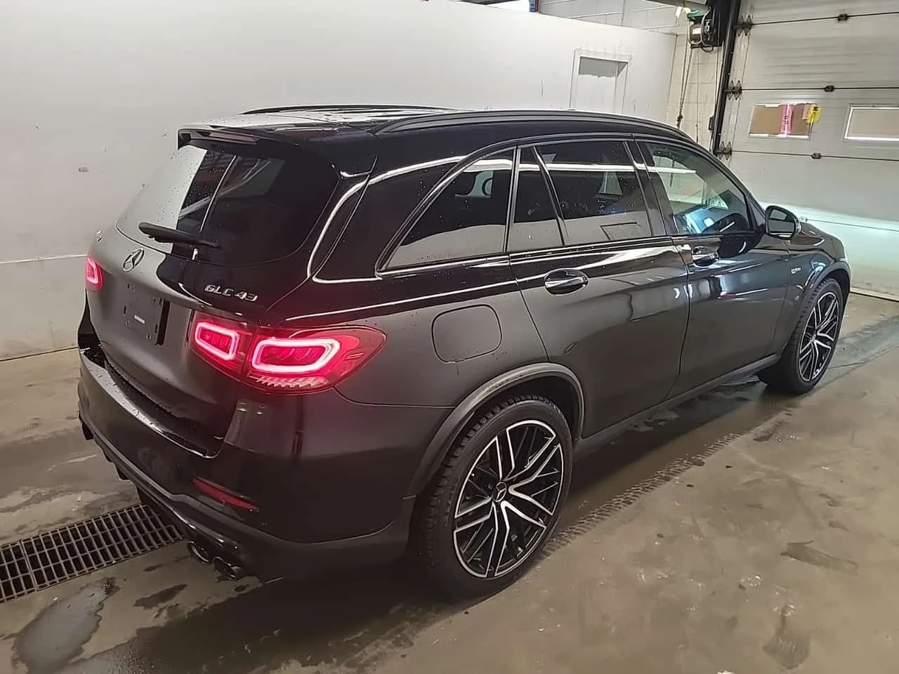 Mercedes-Benz GLC 43 AMG ПОДГРЕВИ * ПАНО * KEYLESS * CARFAX, снимка 3 - Автомобили и джипове - 54497139