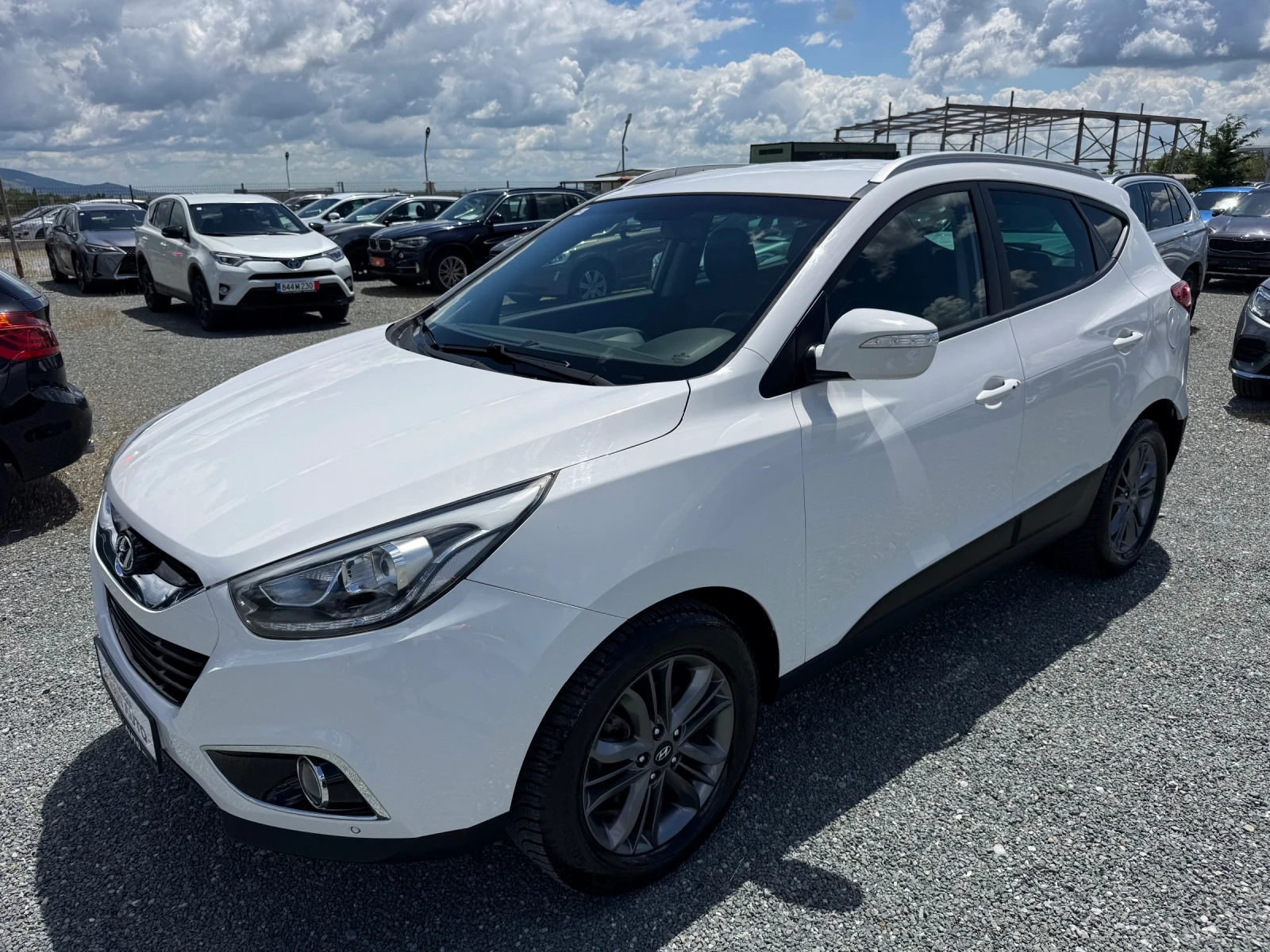 Hyundai IX35 (KATO НОВА)^(4x4)