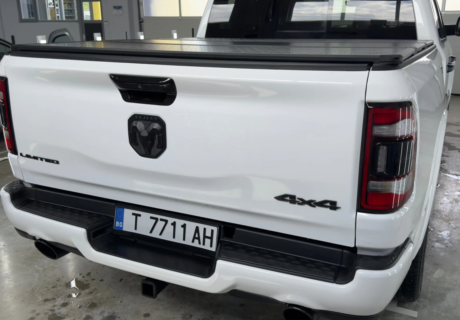 Dodge RAM 1500 Night Edition Pack | 5.7L HEMI V8 eTorque | Borla , снимка 6 - Автомобили и джипове - 54846540
