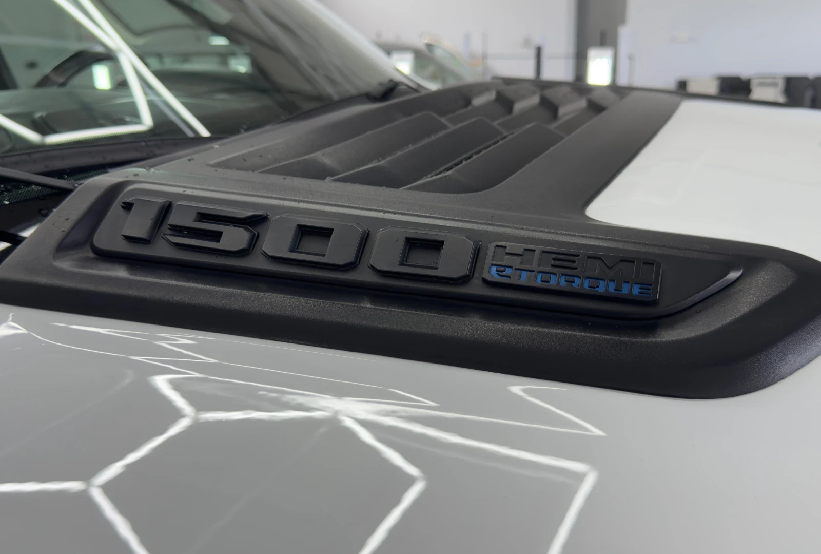 Dodge RAM 1500 Night Edition Pack | 5.7L HEMI V8 eTorque | Borla , снимка 9 - Автомобили и джипове - 54846540