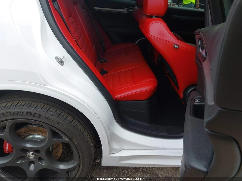 Alfa Romeo Stelvio 2.0l Veloce Awd, снимка 8 - Автомобили и джипове - 55591572