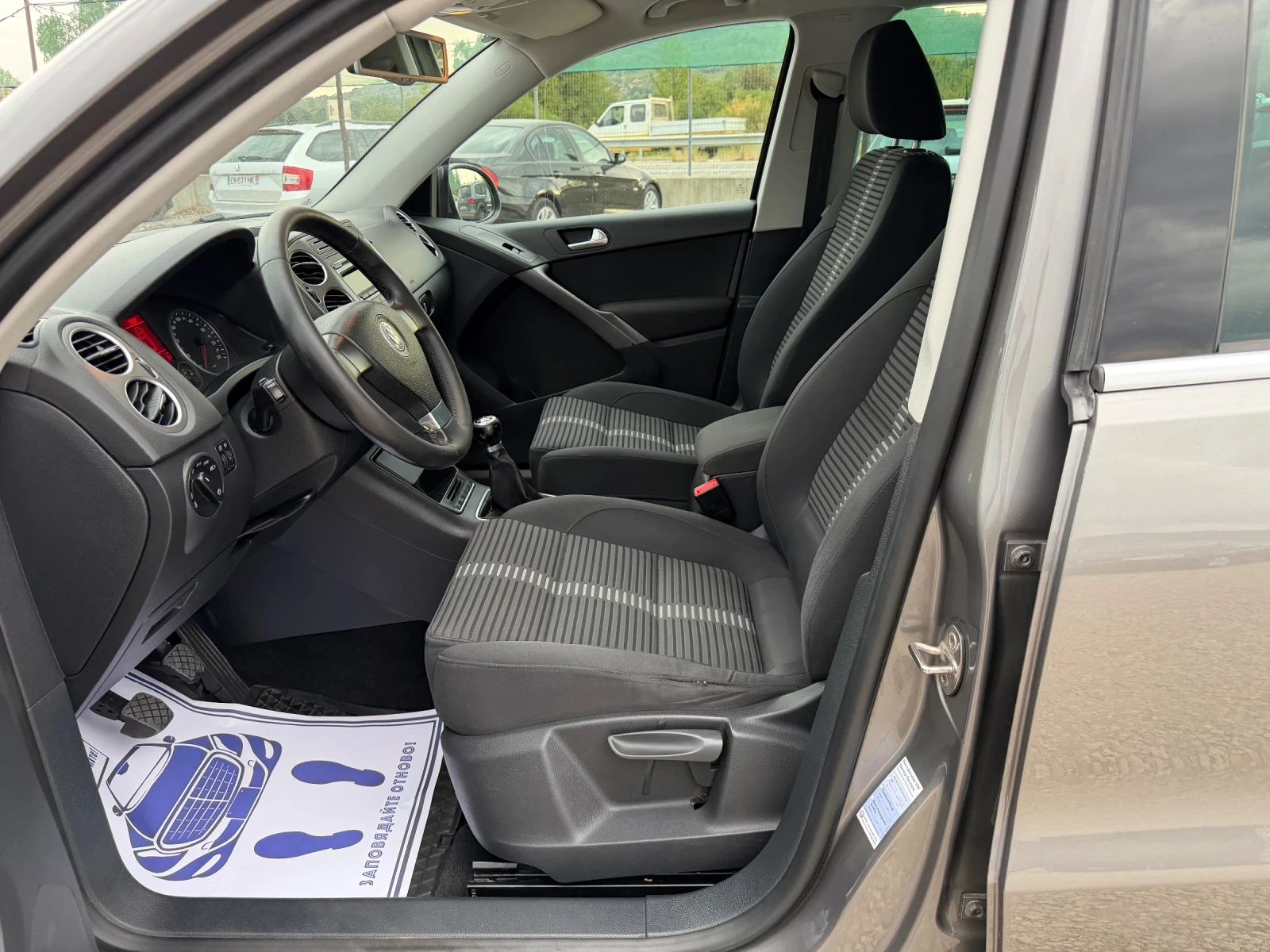VW Tiguan 2.0TDI-140PS-4X4, снимка 9 - Автомобили и джипове - 55944355