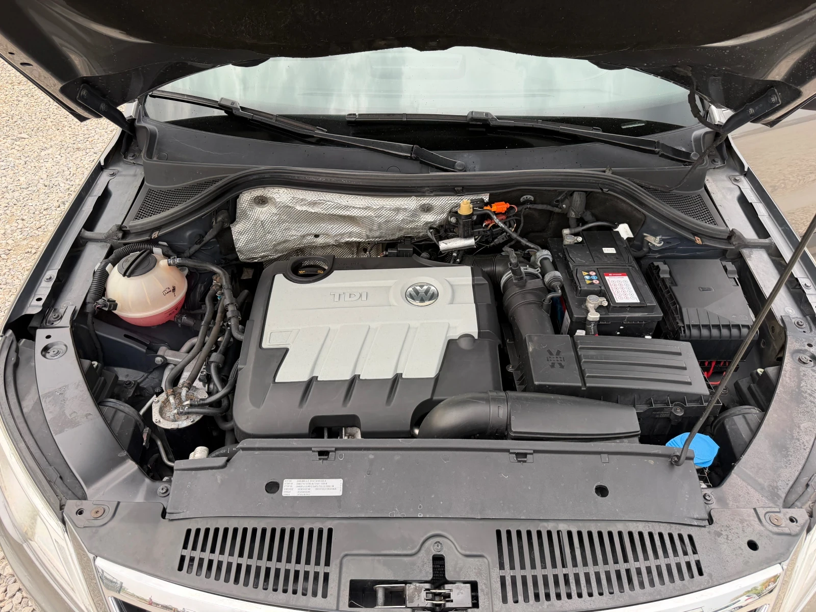 VW Tiguan 2.0TDI-140PS-4X4, снимка 14 - Автомобили и джипове - 55944355