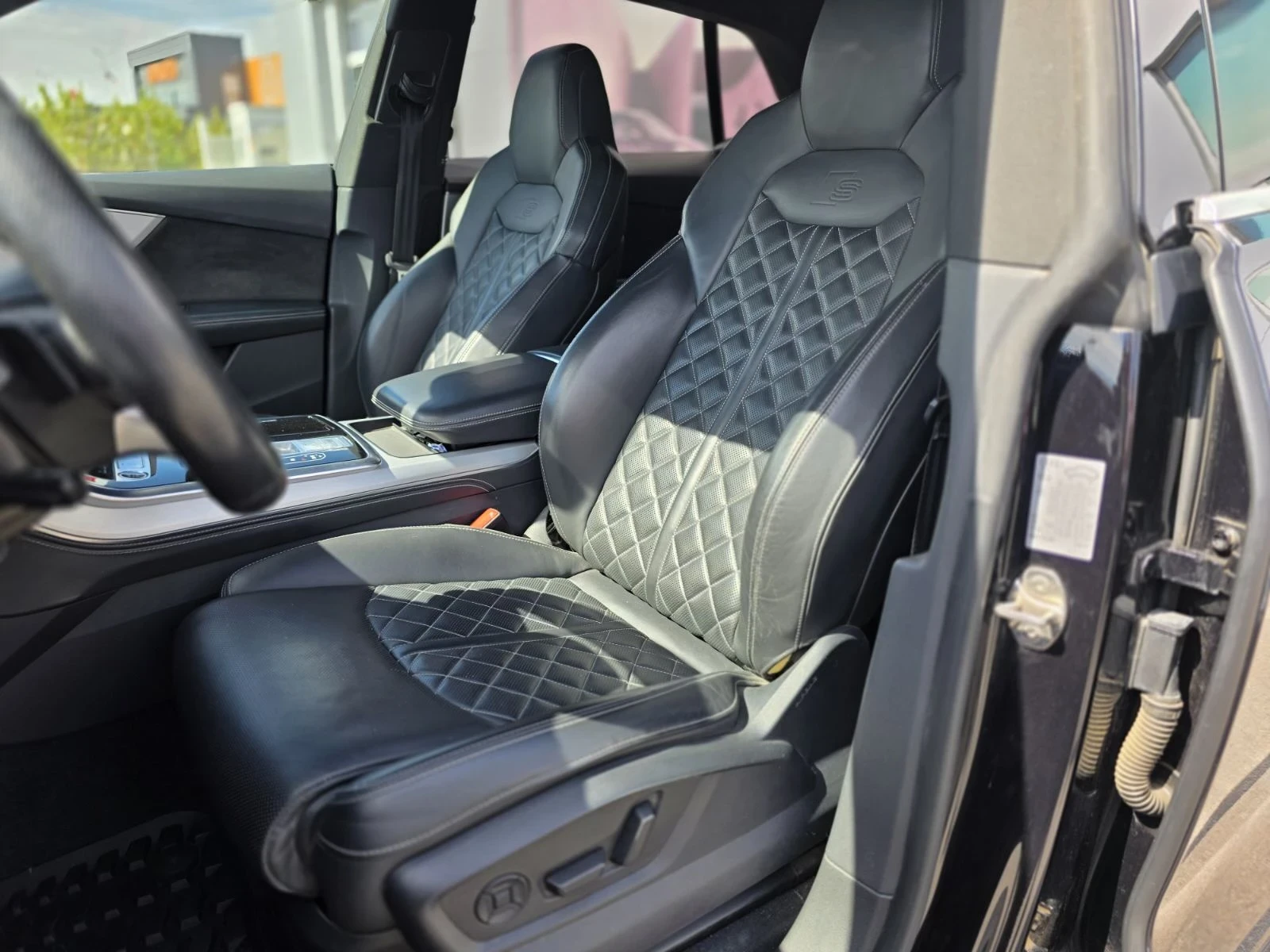Audi Q8, снимка 4 - Автомобили и джипове - 56424069
