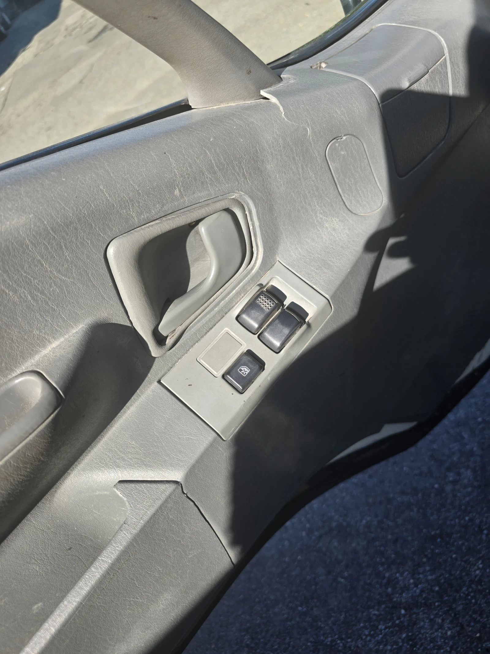 Mitsubishi Canter  *  * *  | Mobile.bg   11