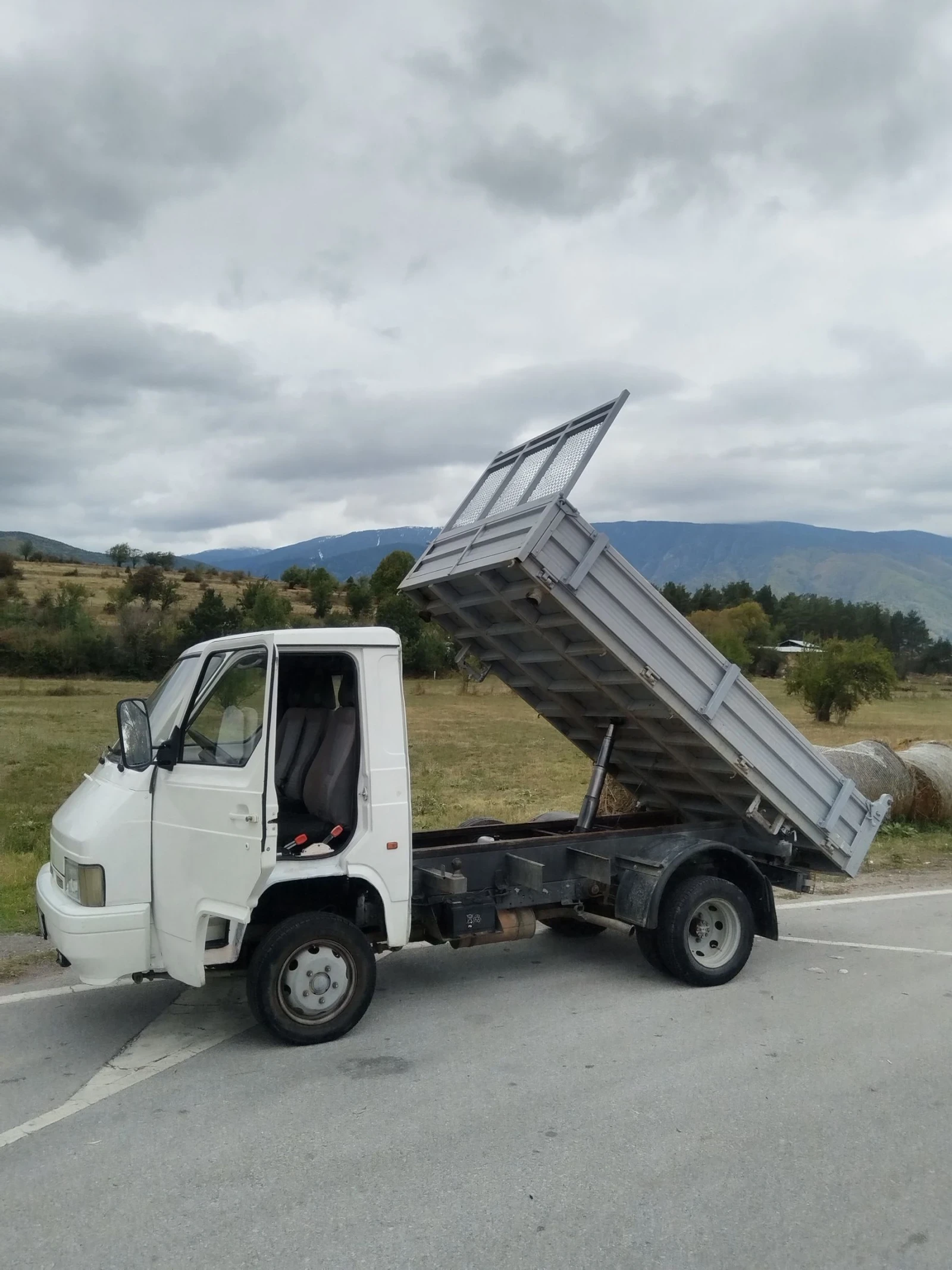 Nissan Trade 3000 - изображение 7