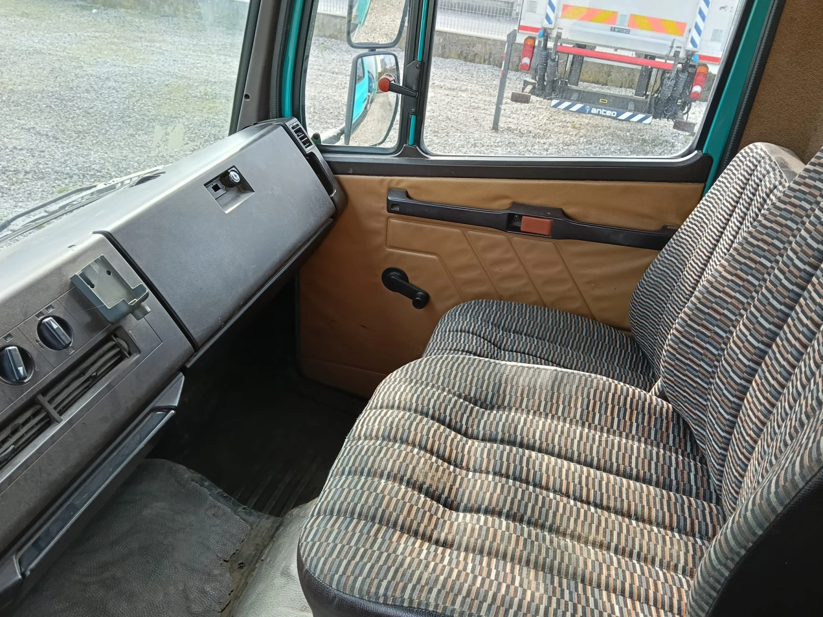 Mercedes-Benz 1320 Тристранен самосвал + Кран Ferrari, снимка 9 - Камиони - 53966448