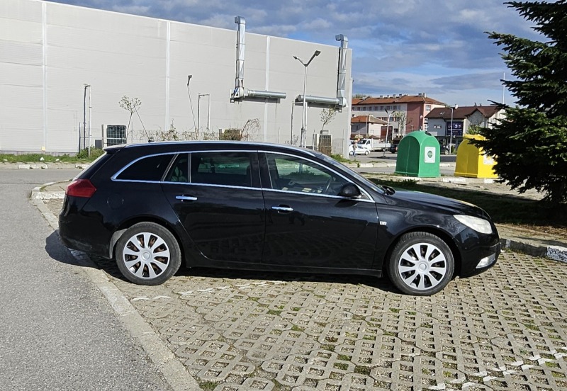 Opel Insignia, снимка 2 - Автомобили и джипове - 45529157