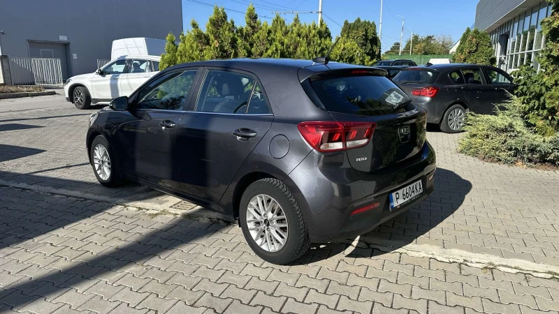 Kia Rio 1.2, снимка 5 - Автомобили и джипове - 47494768