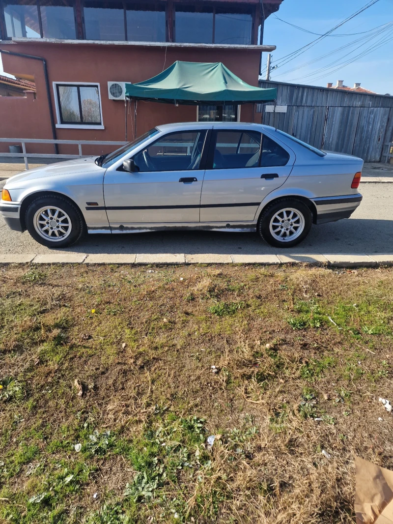 BMW 318, снимка 7 - Автомобили и джипове - 48310569