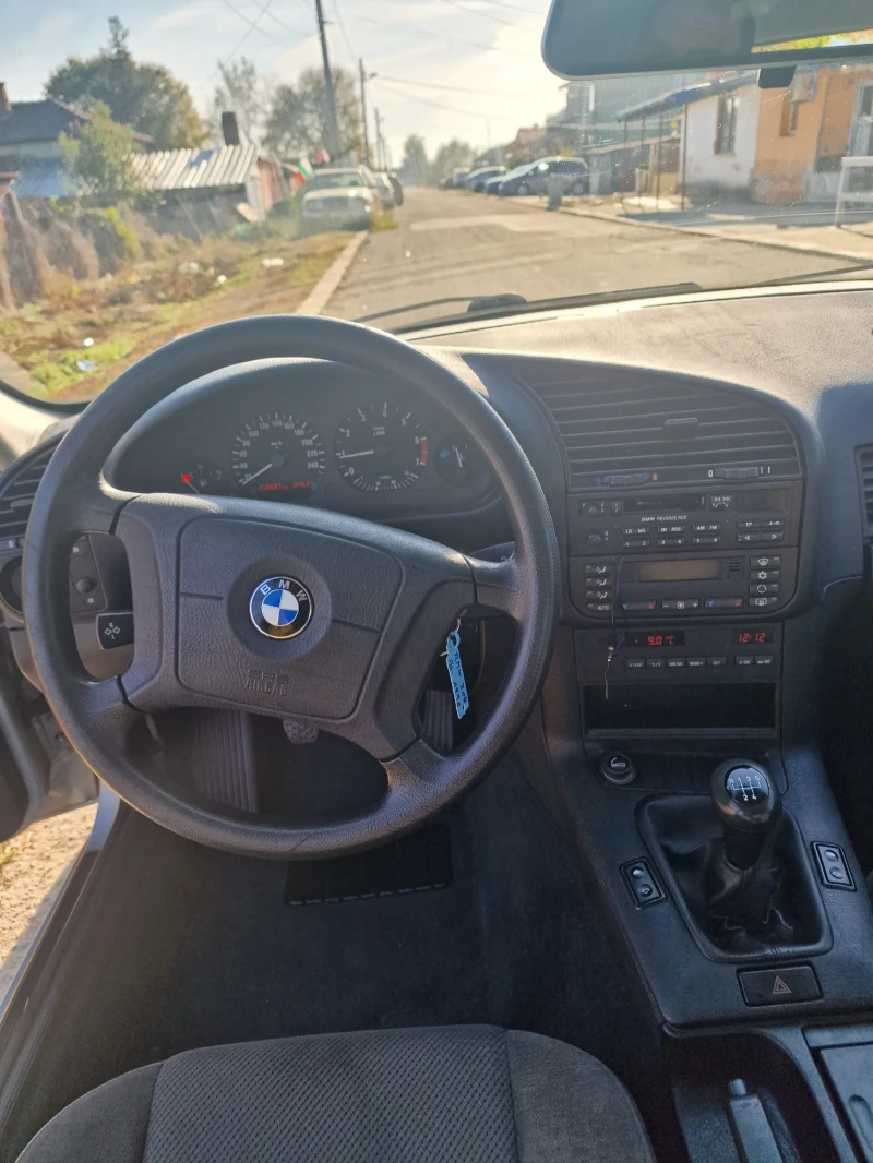 BMW 318, снимка 10 - Автомобили и джипове - 48310569