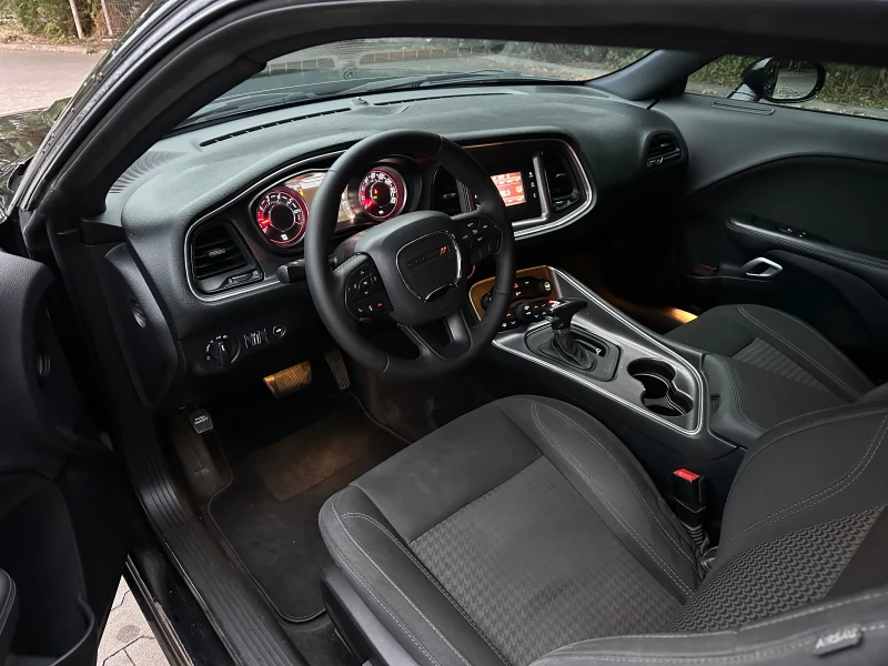 Dodge Challenger 3.6 Pentastar, снимка 11 - Автомобили и джипове - 51802036