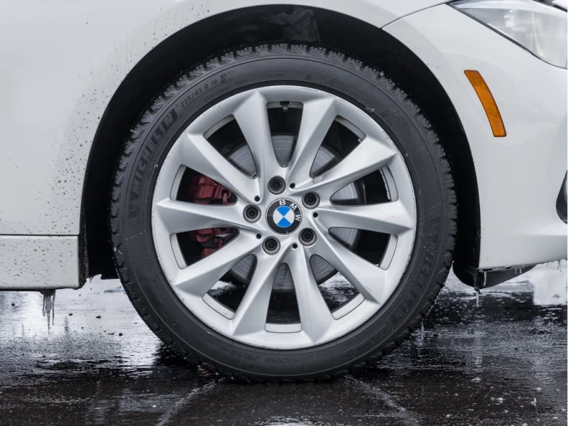 BMW 330 * 330i xDrive * CARFAX * ЦЕНА ДО БГ, снимка 4 - Автомобили и джипове - 52999653