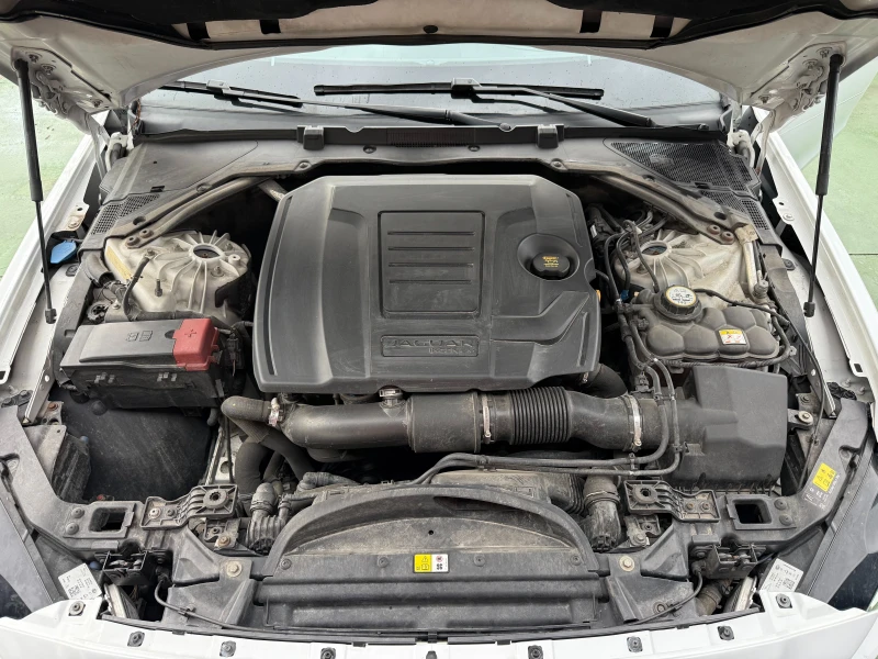 Jaguar XE R-SPORT, снимка 17 - Автомобили и джипове - 53048480