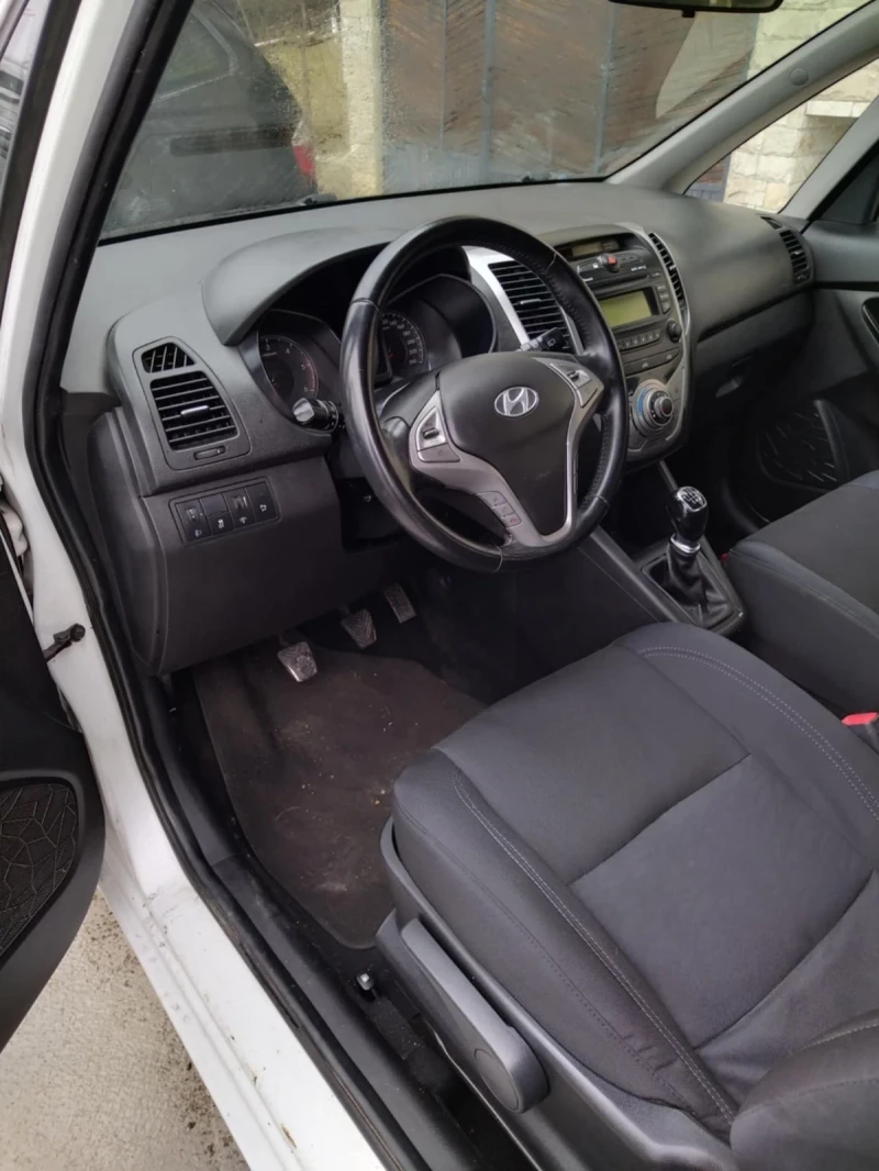 Hyundai Ix20 1.4 дизел, снимка 9 - Автомобили и джипове - 53425218