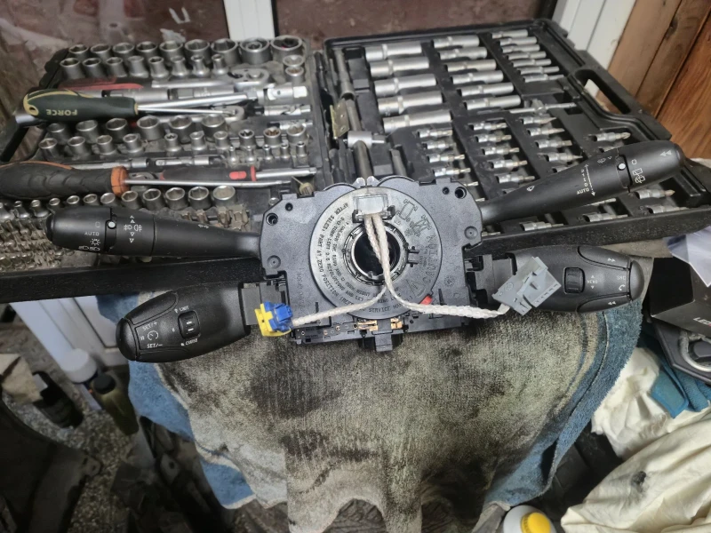 Peugeot 308 1.6 Турбо 150кс бмв мотор, снимка 17 - Автомобили и джипове - 53472919