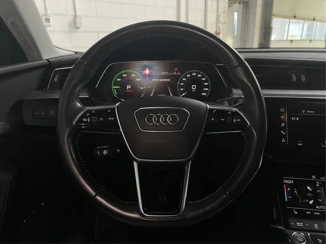 Audi E-Tron, снимка 9 - Автомобили и джипове - 54113138