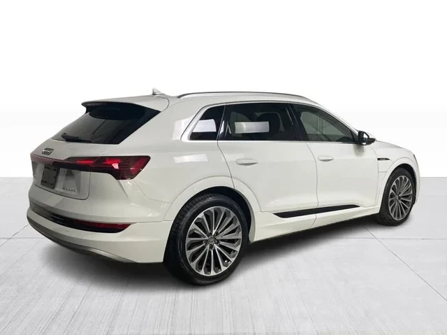 Audi E-Tron, снимка 6 - Автомобили и джипове - 54113138
