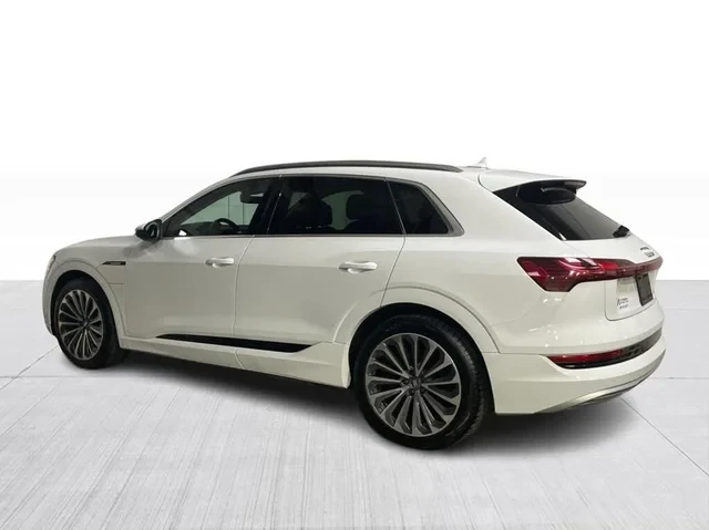 Audi E-Tron, снимка 3 - Автомобили и джипове - 54113138