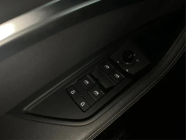 Audi E-Tron, снимка 15 - Автомобили и джипове - 54113138