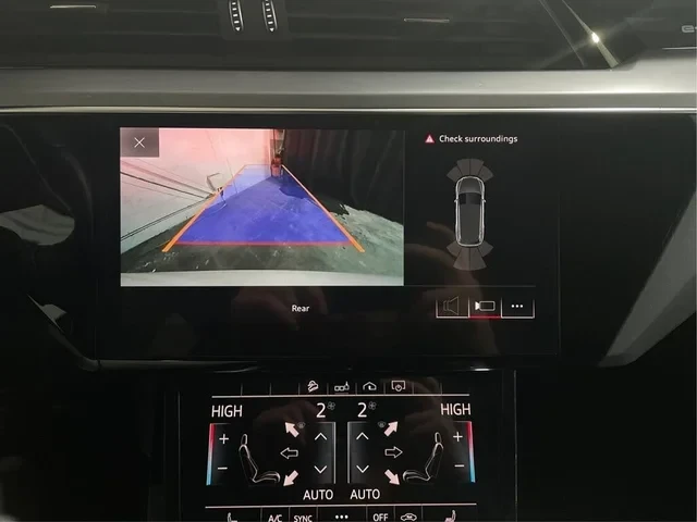 Audi E-Tron, снимка 13 - Автомобили и джипове - 54113138