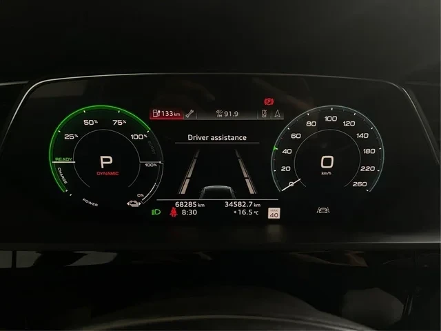 Audi E-Tron, снимка 8 - Автомобили и джипове - 54113138