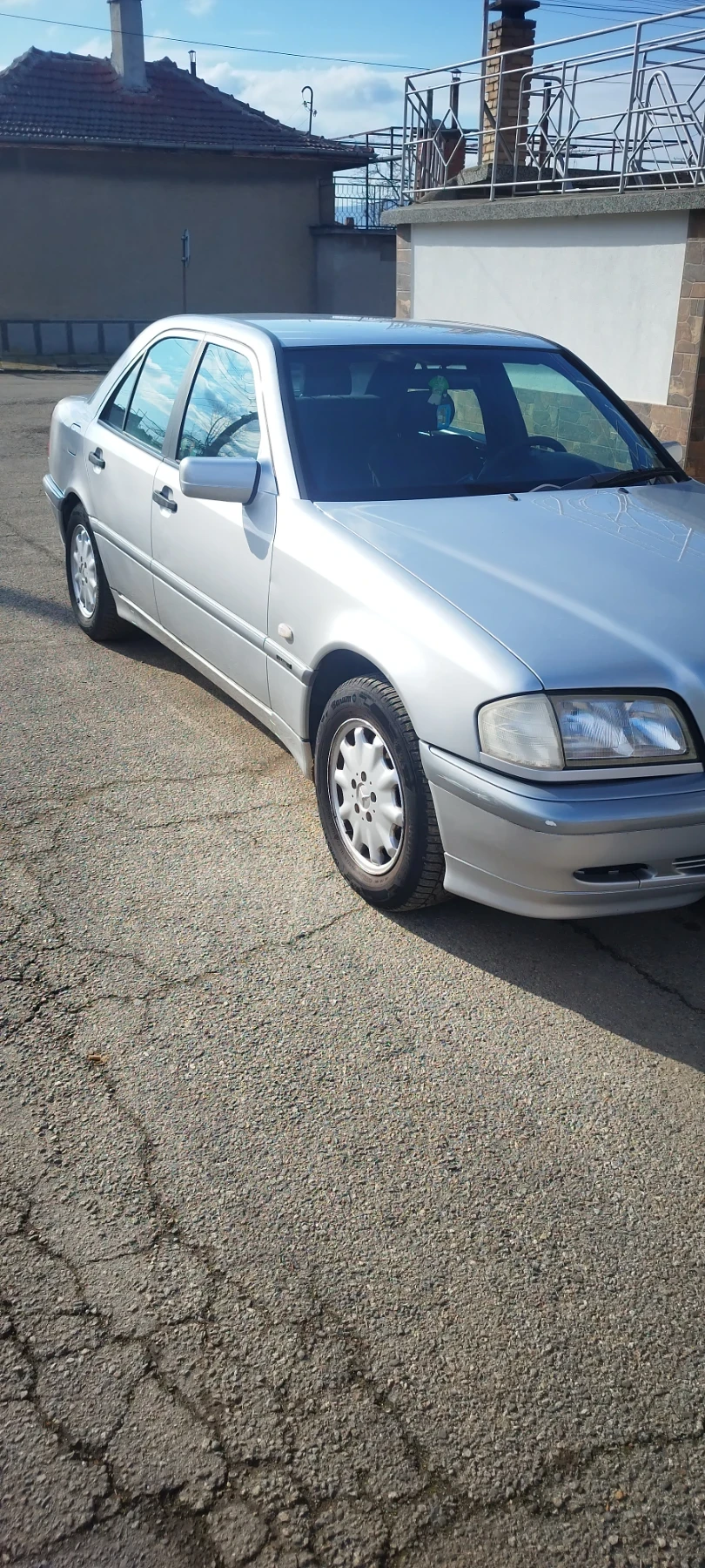 Mercedes-Benz C 180  - изображение 2