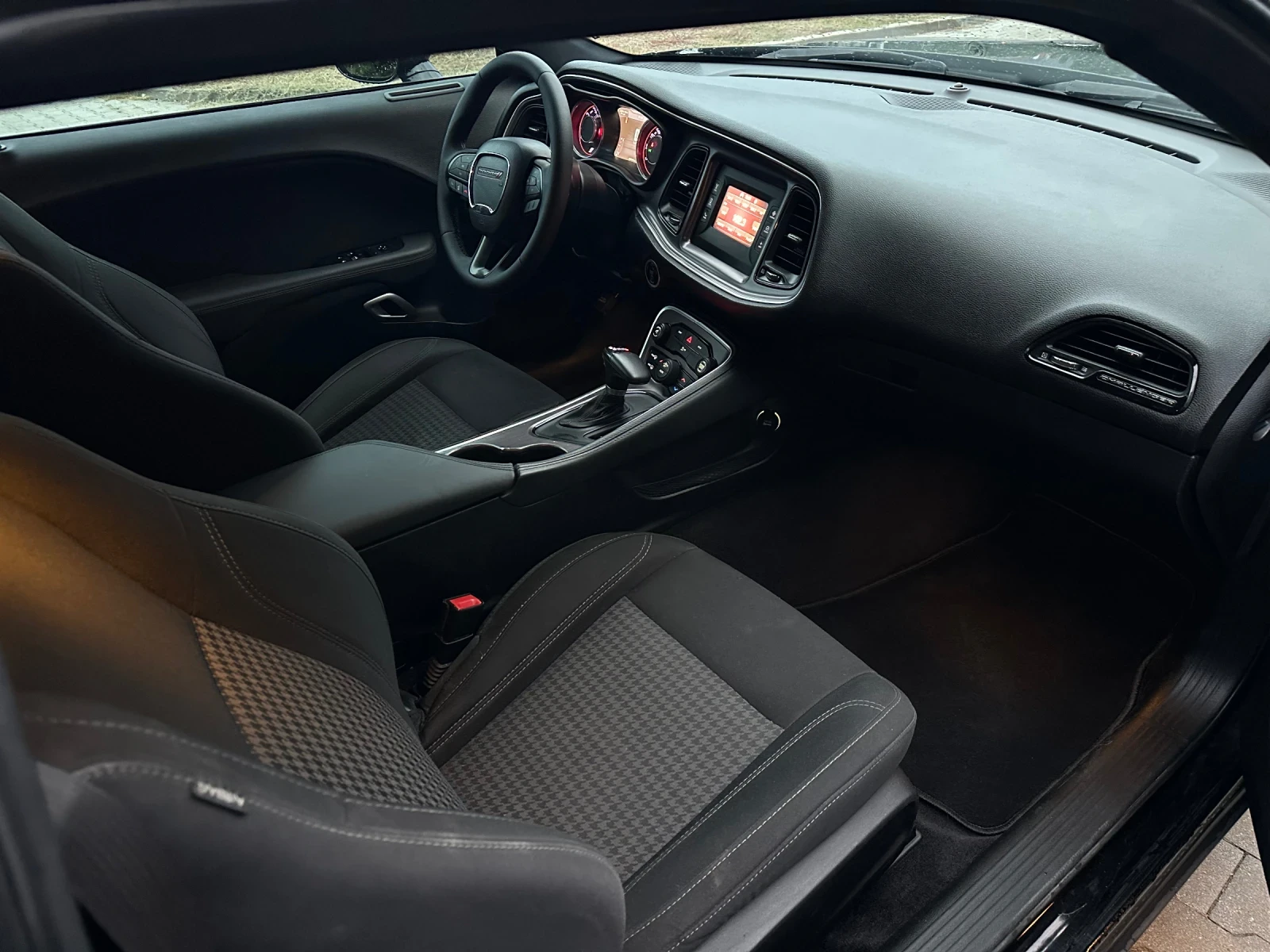 Dodge Challenger 3.6 Pentastar | Mobile.bg — изображение 12