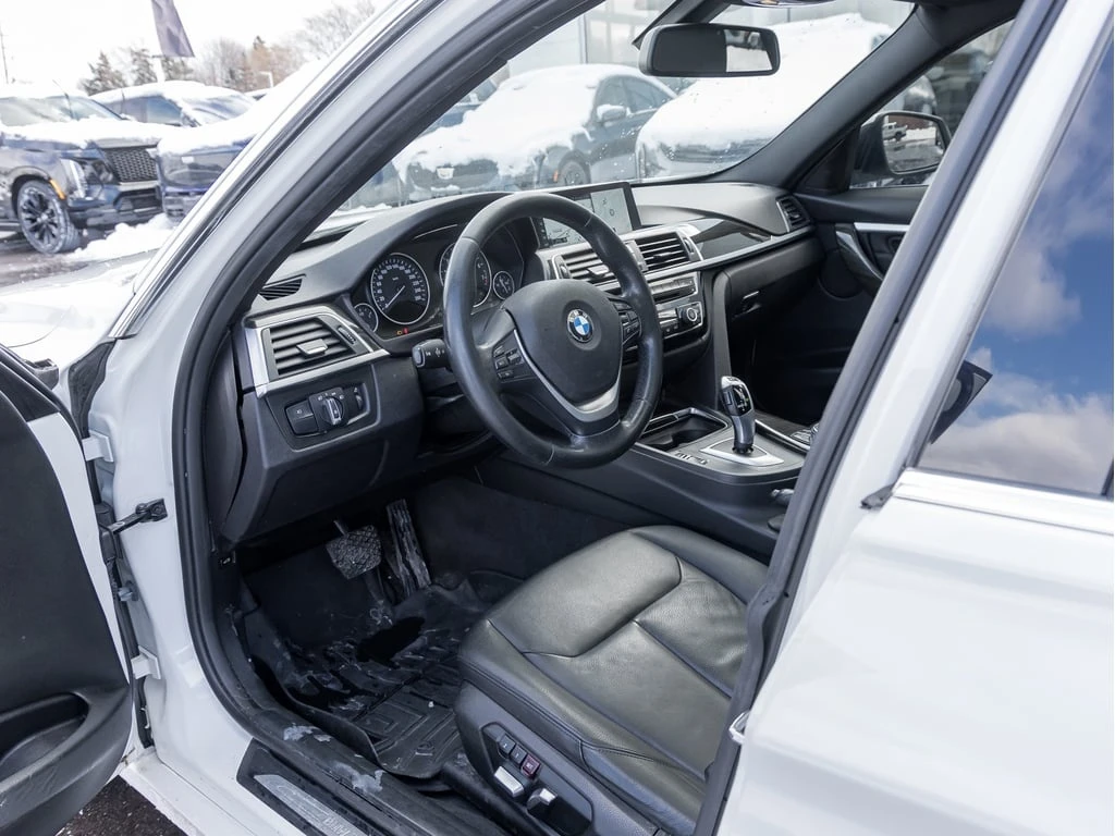 BMW 330 * 330i xDrive * CARFAX * ���� �� �� | Mobile.bg � ����������� 8