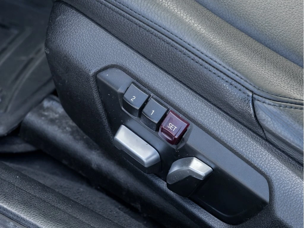 BMW 330 * 330i xDrive * CARFAX * ���� �� �� | Mobile.bg � ����������� 15