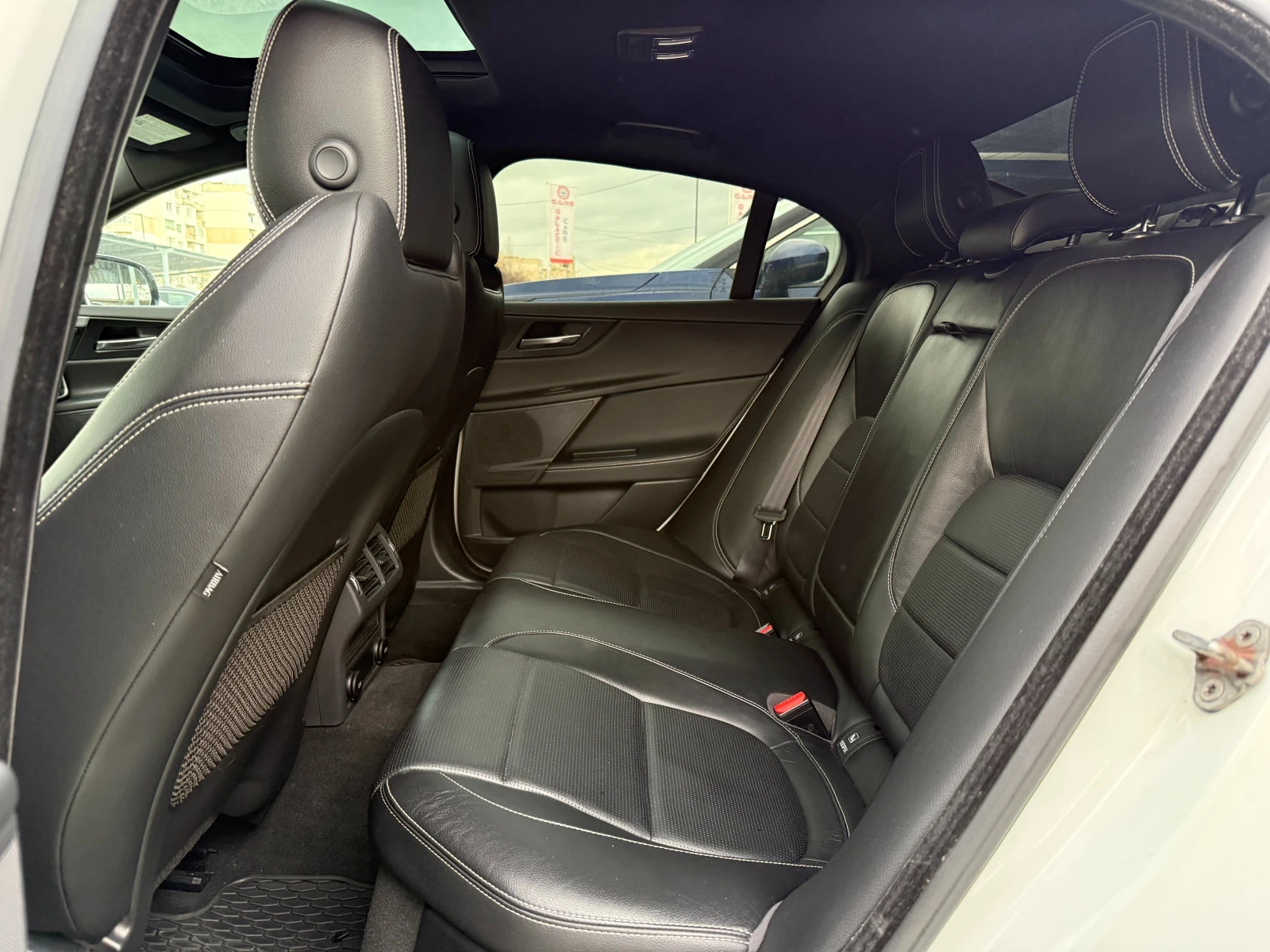 Jaguar XE R-SPORT - изображение 9