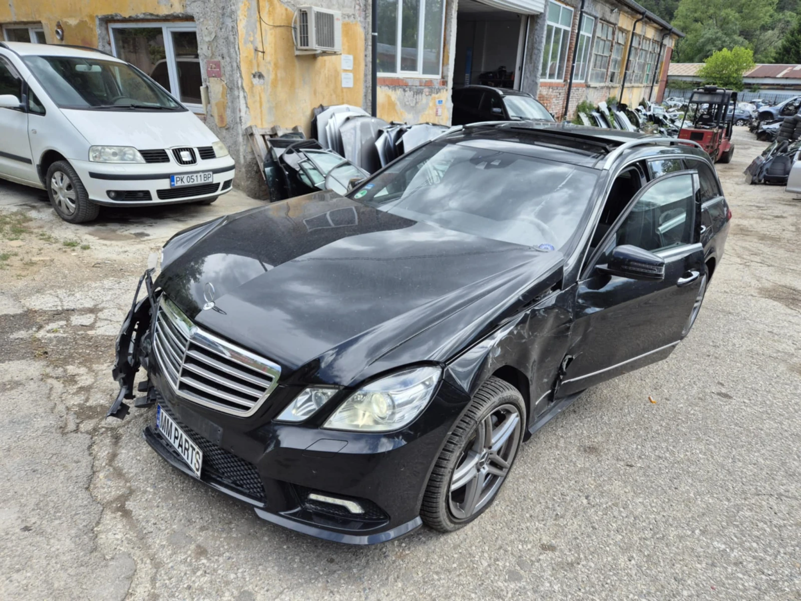 Mercedes-Benz E 350 7бр. М276 AIR MATIK - изображение 7