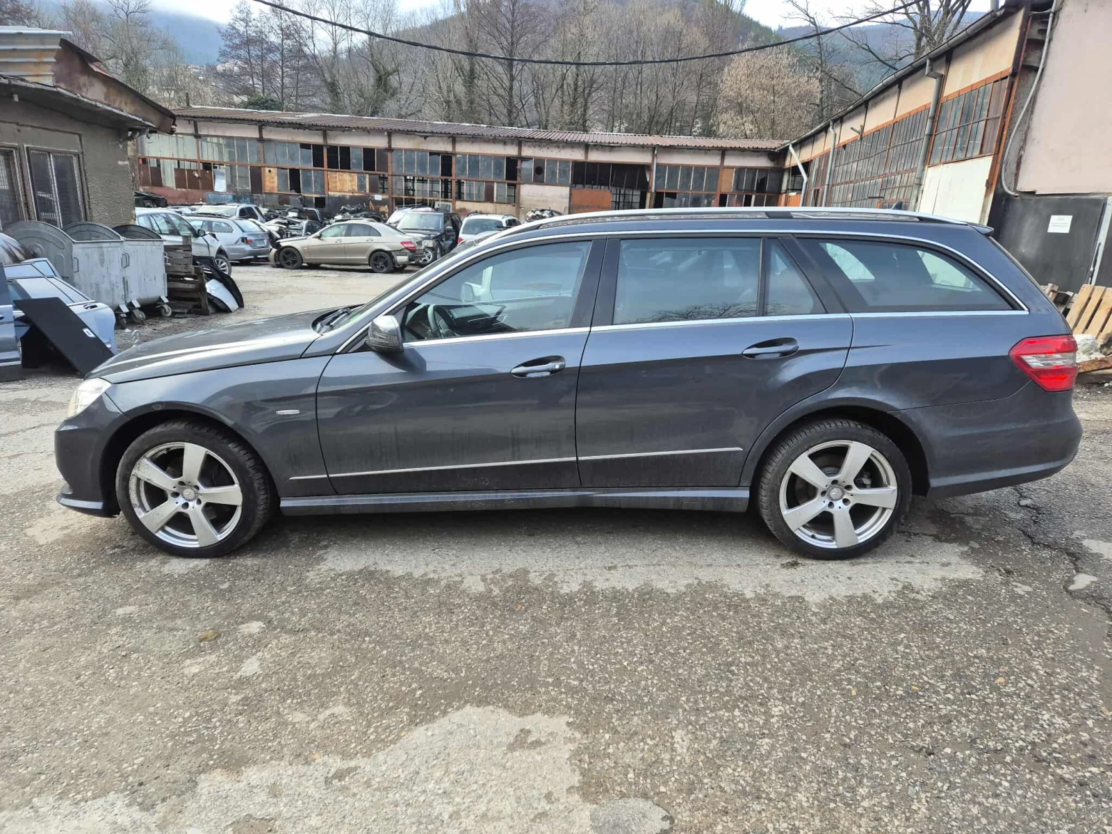 Mercedes-Benz E 350 7бр. М276 AIR MATIK - изображение 5