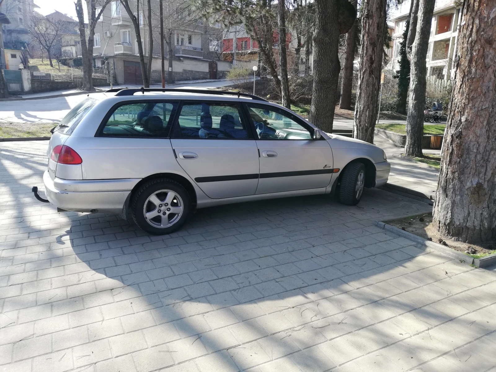 Toyota Avensis 1.6 , снимка 2 - Автомобили и джипове - 53753753