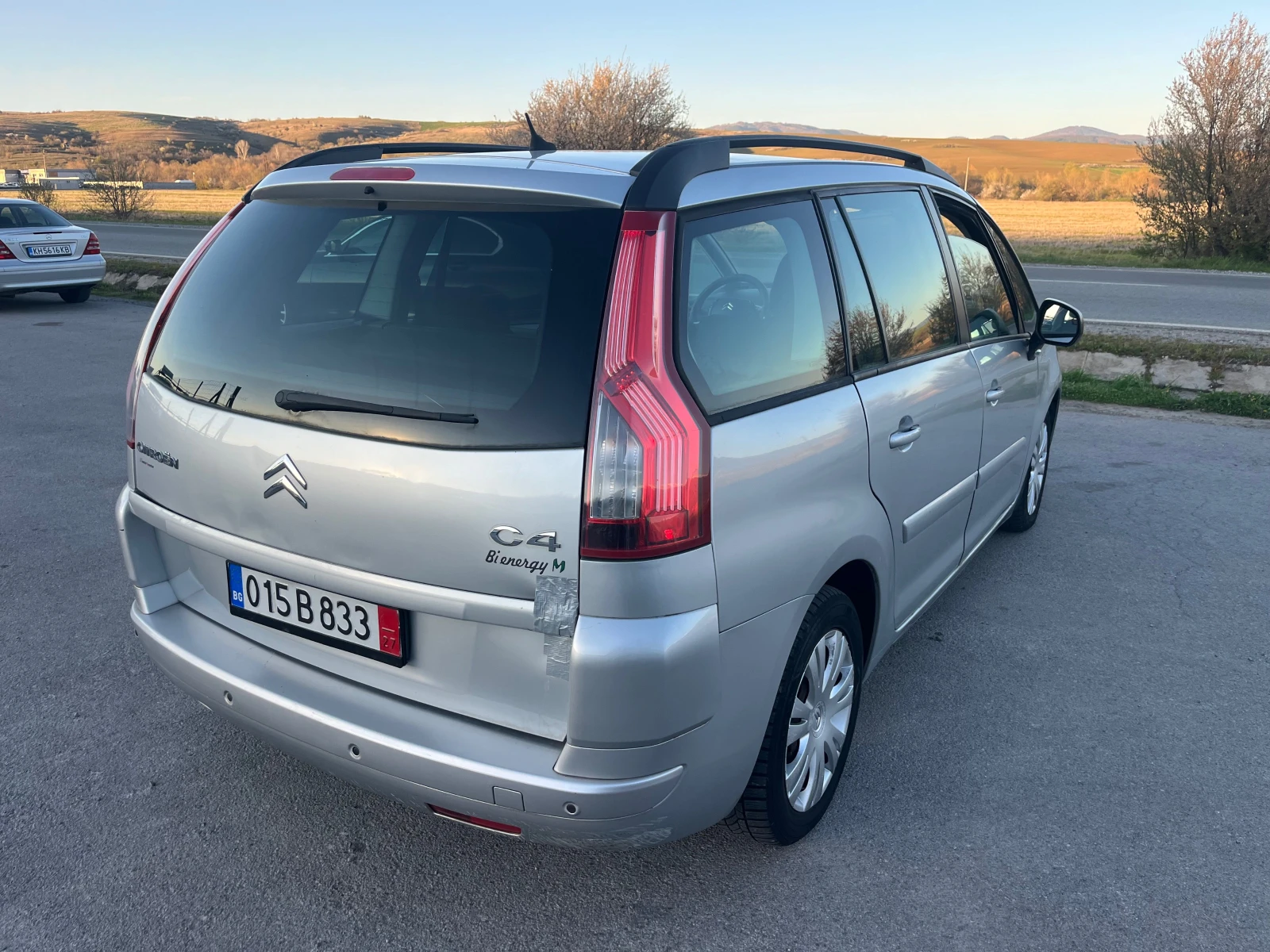 Citroen C4 Picasso C4 GRAND PICASSO 1.8 METAN, снимка 4 - Автомобили и джипове - 54140686