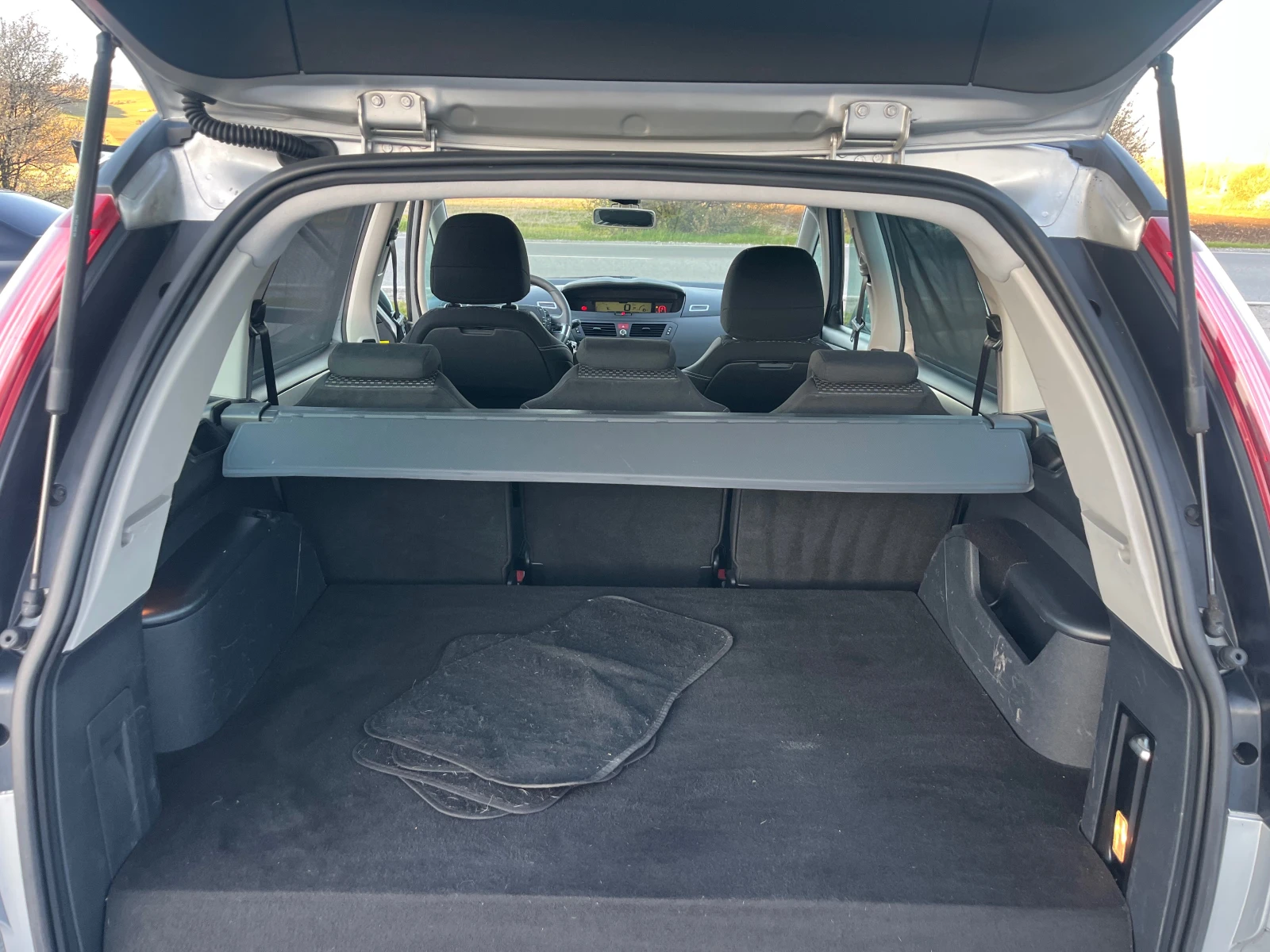 Citroen C4 Picasso C4 GRAND PICASSO 1.8 METAN, снимка 11 - Автомобили и джипове - 54140686