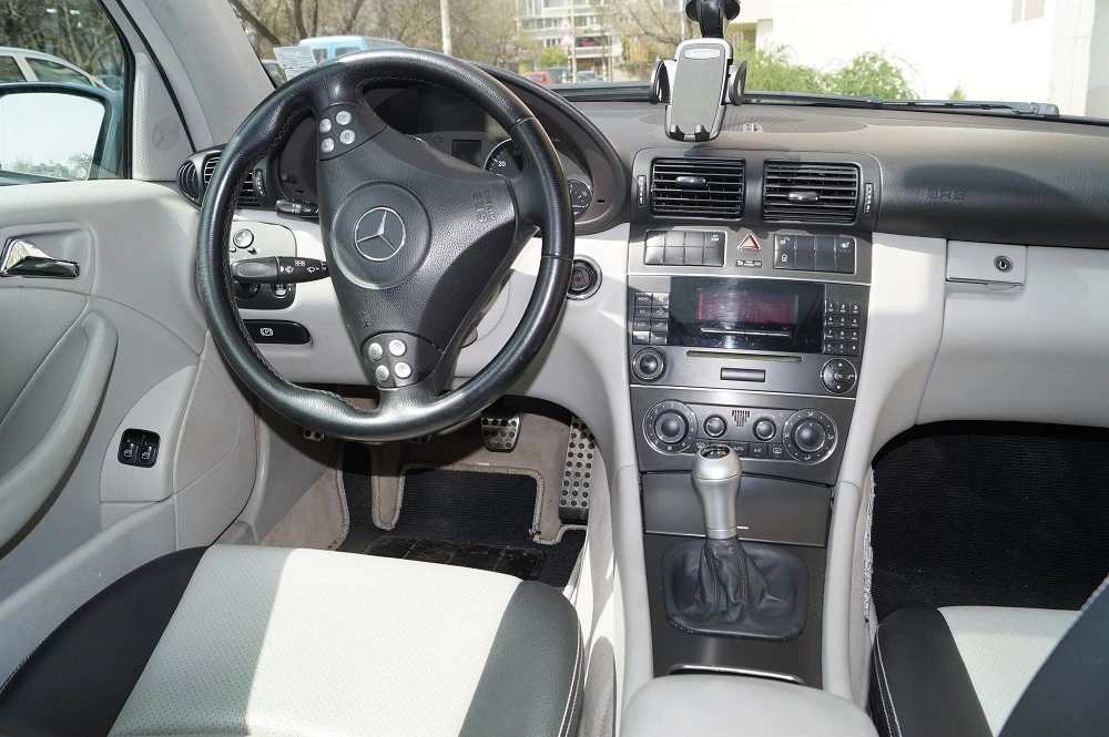 Mercedes-Benz C 200 W203, снимка 8 - Автомобили и джипове - 54223623