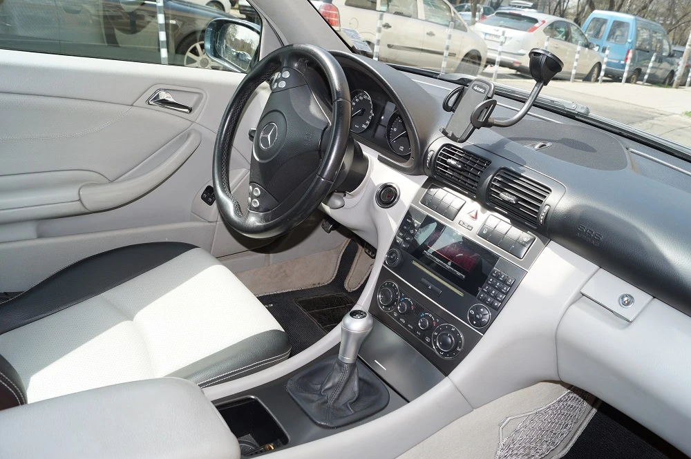 Mercedes-Benz C 200 W203, снимка 5 - Автомобили и джипове - 54223623