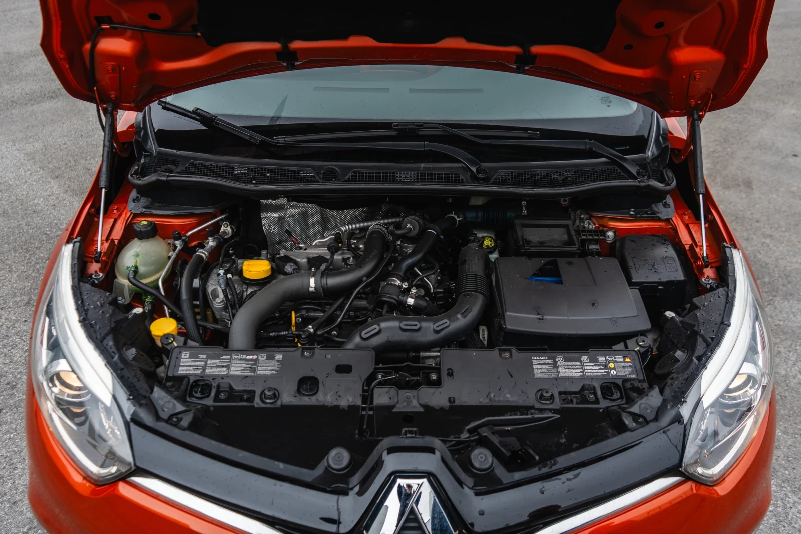 Renault Captur 113000 км. БЕНЗИН АВТОМАТИК ШВЕЙЦАРИЯ Нова кола., снимка 17 - Автомобили и джипове - 54241577