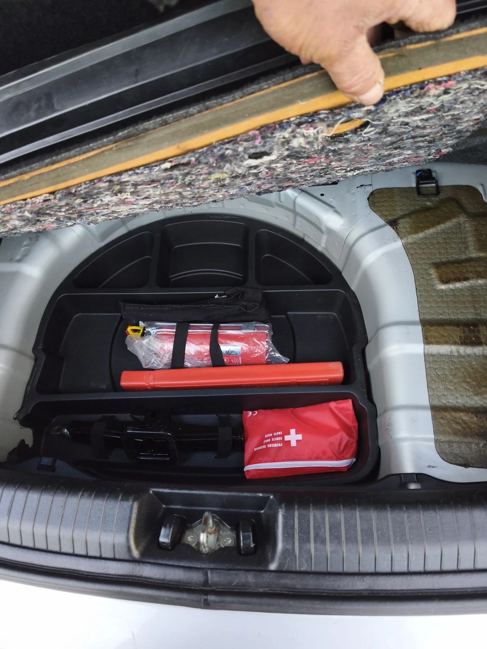 Hyundai I20 1.3 i., снимка 16 - Автомобили и джипове - 54334950