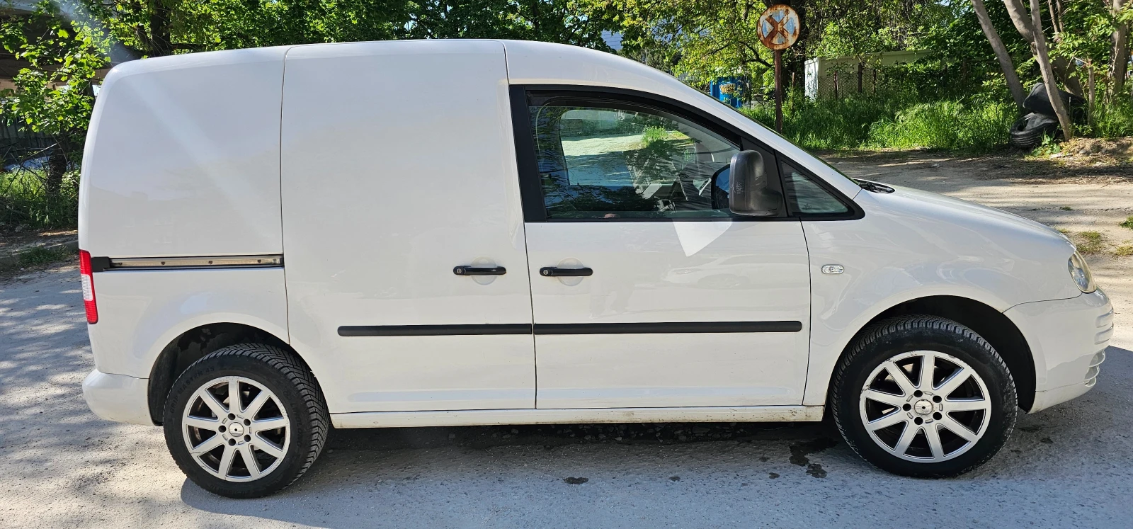 VW Caddy фабричен метан, снимка 3 - Автомобили и джипове - 54443185