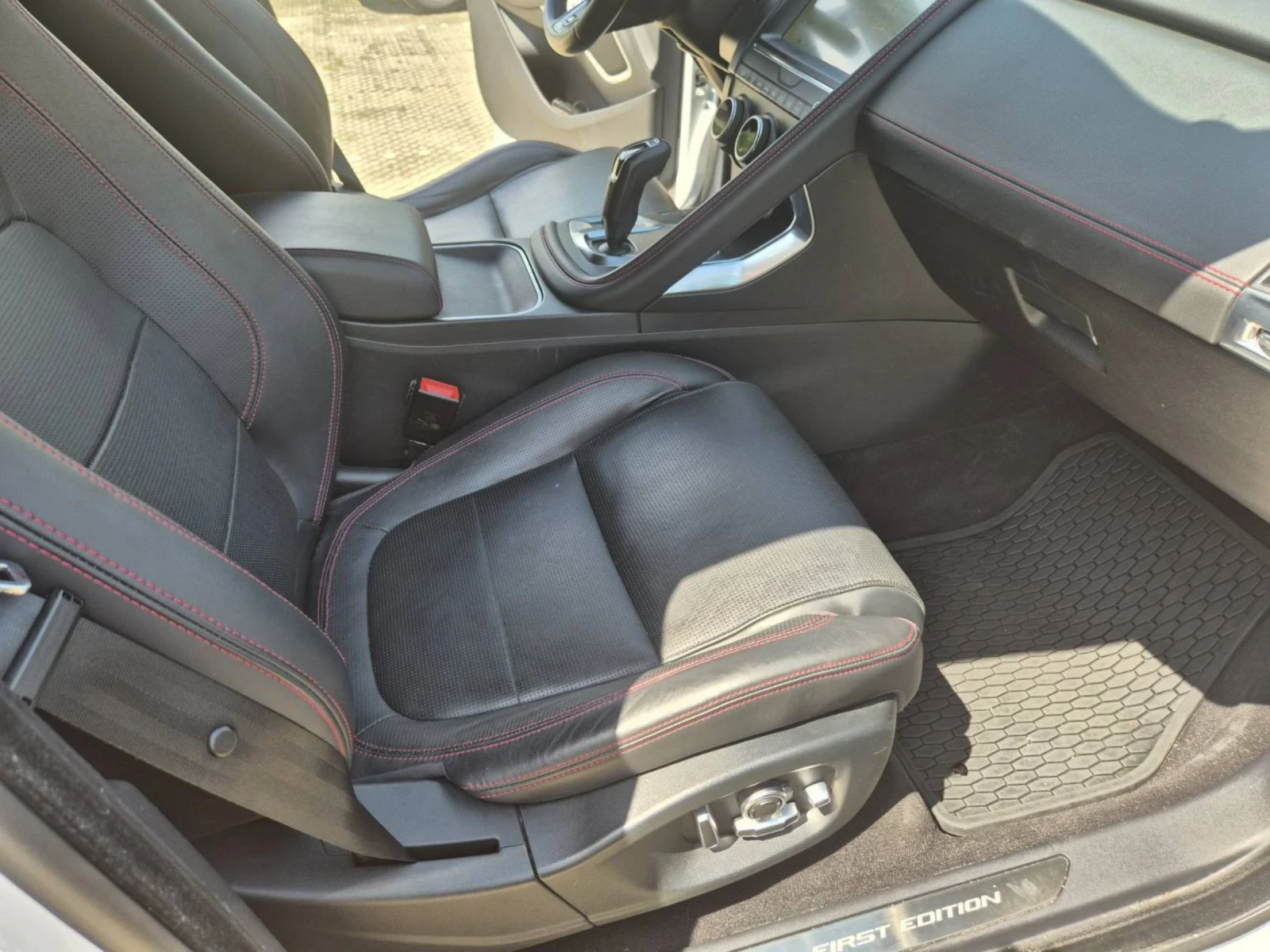 Jaguar E-pace 2.0 DIESEL 180 R-Dynamic 4x4 | Mobile.bg � ����������� 13