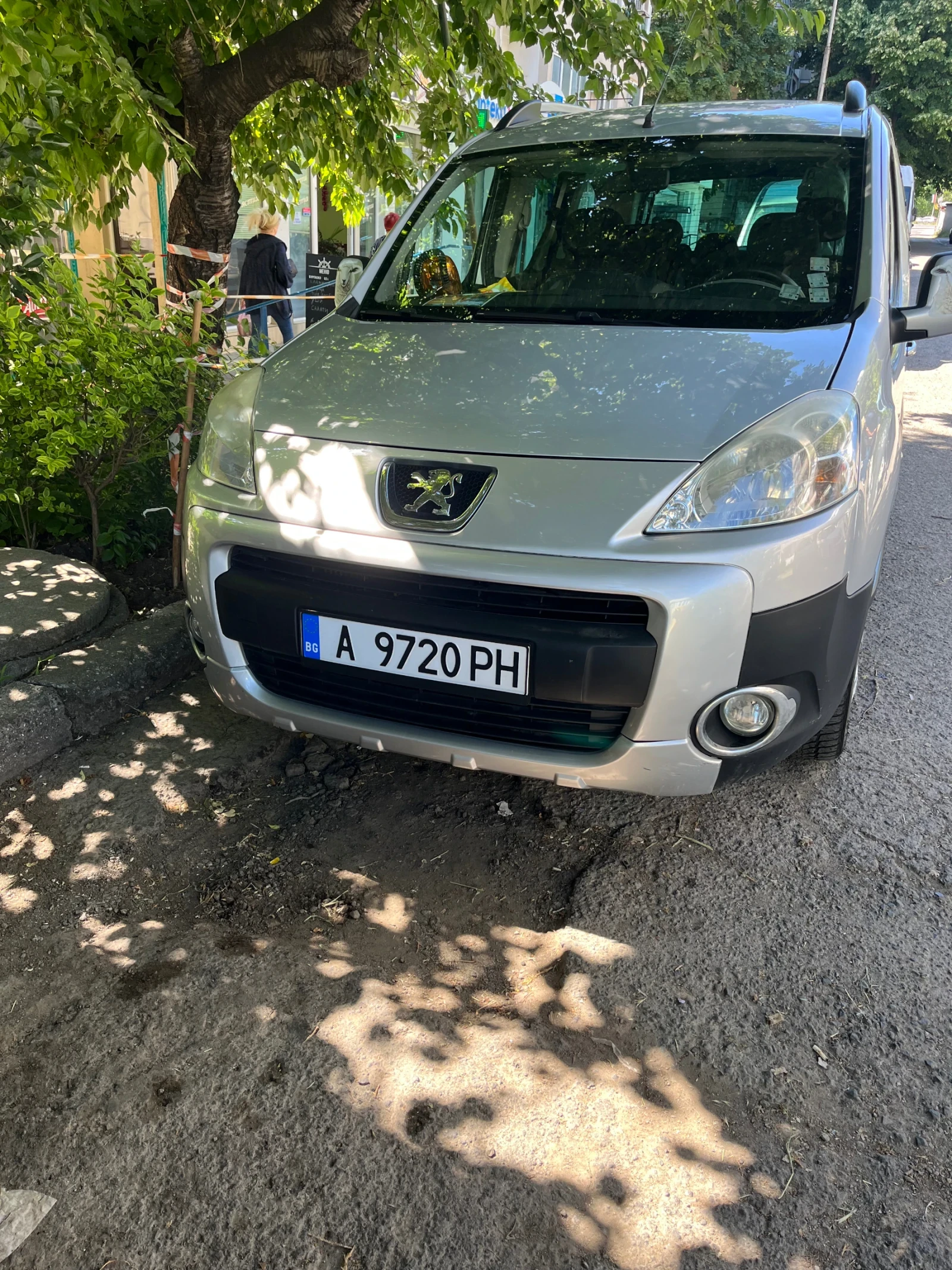 Peugeot Partner 1.6 hdi 90hp, снимка 4 - Автомобили и джипове - 54718375