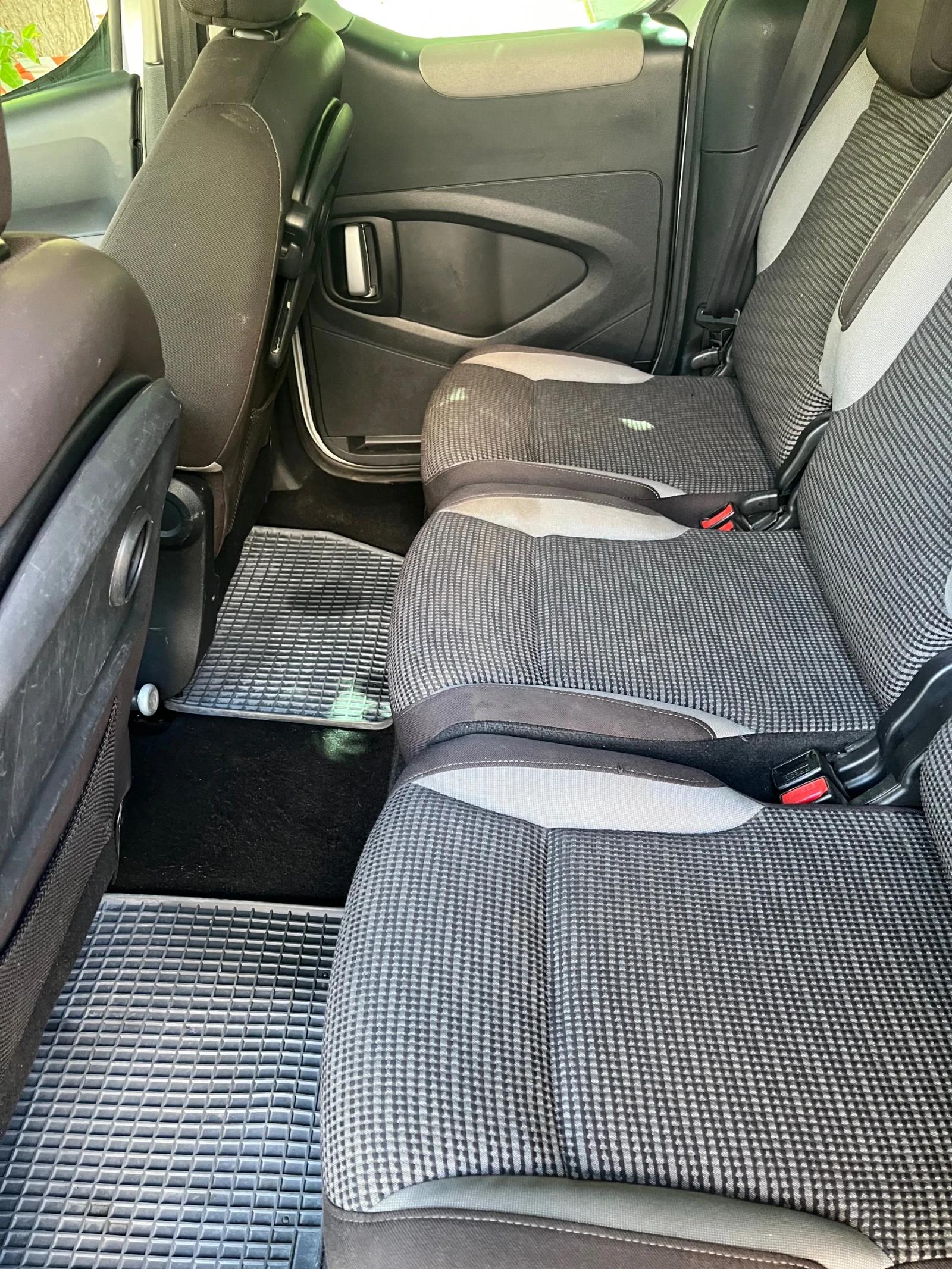 Peugeot Partner 1.6 hdi 90hp, снимка 8 - Автомобили и джипове - 54718375