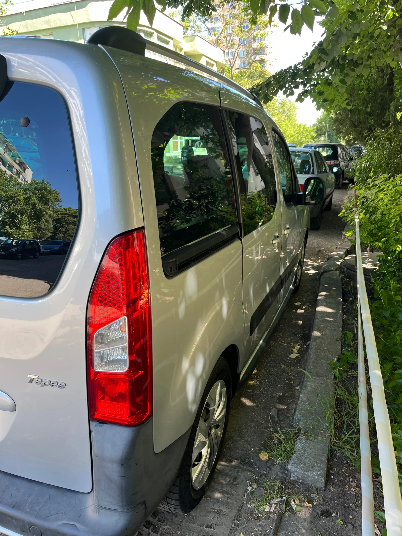 Peugeot Partner 1.6 hdi 90hp, снимка 5 - Автомобили и джипове - 54718375