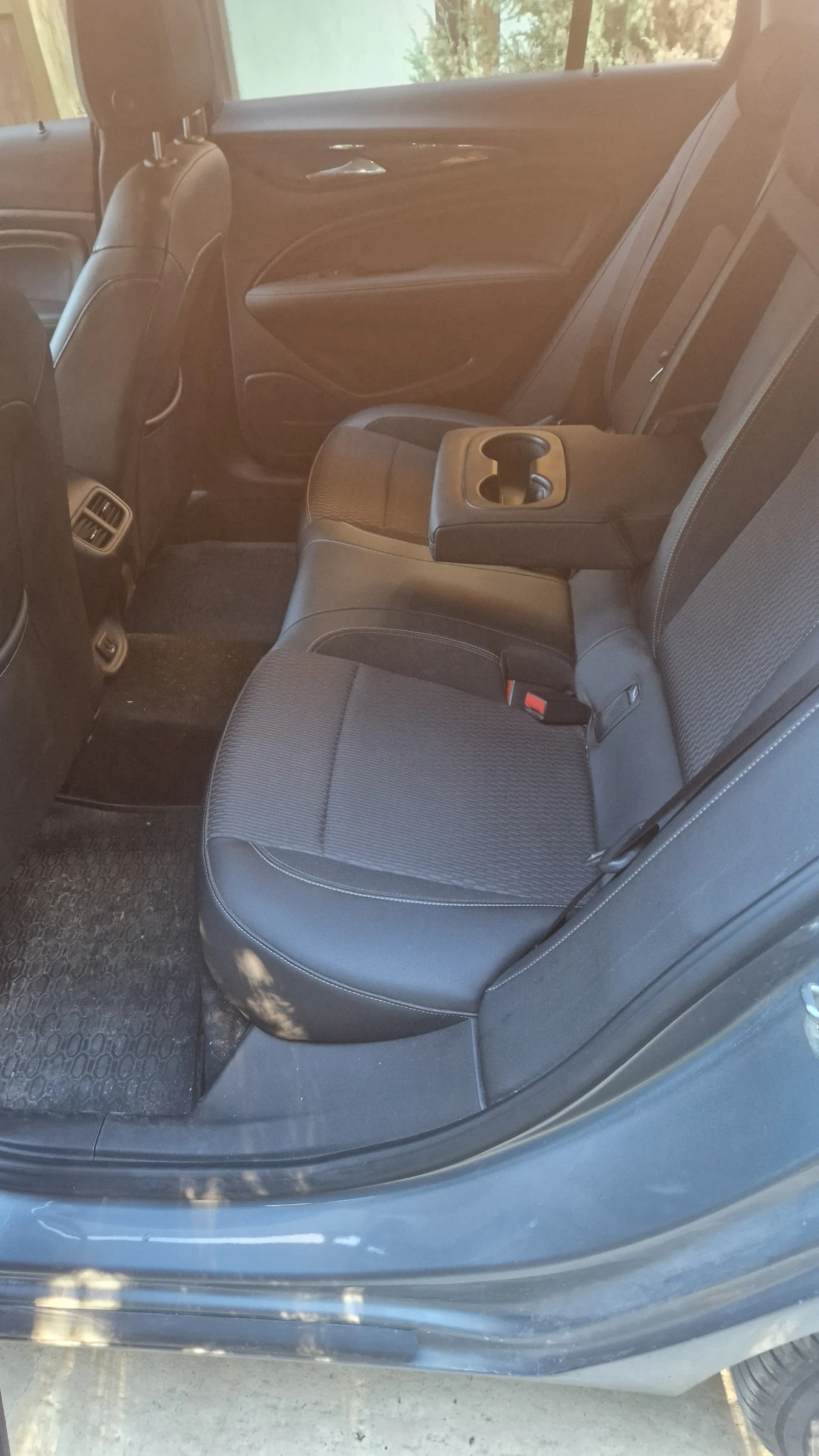 Opel Insignia Седан, снимка 5 - Автомобили и джипове - 54932881