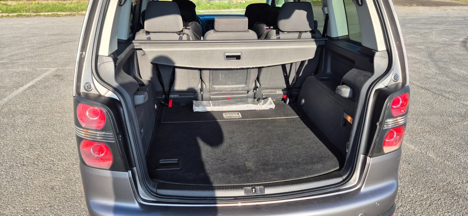 VW Touran 2.0 tdi Cross, снимка 9 - Автомобили и джипове - 55093757
